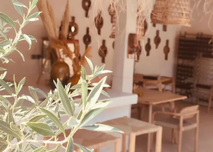 Casa Bukit * Pierrerue (Herault)