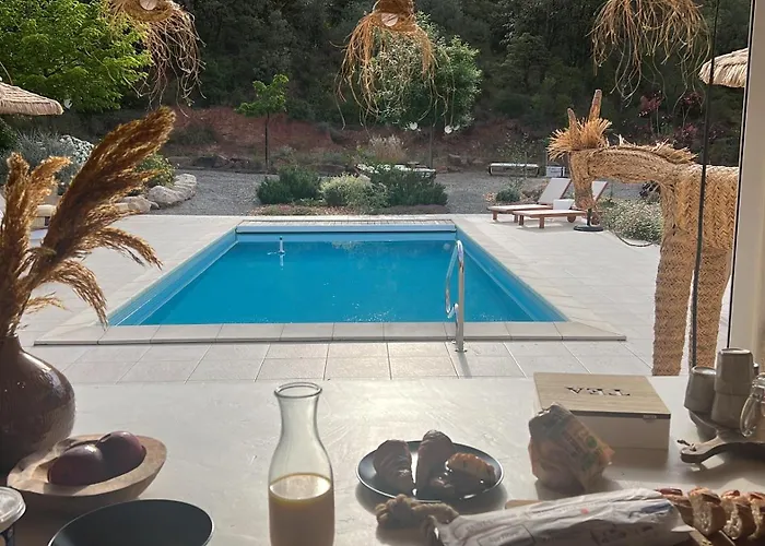 בית נופש Casa Bukit Pierrerue (Herault)