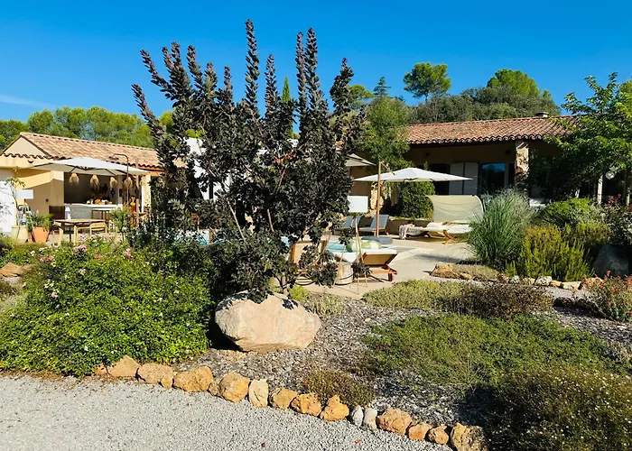 Casa Bukit בית נופש *