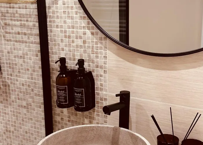 Casa Bukit בית נופש Pierrerue (Herault)